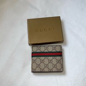 Gucci Monogrammed Men’s wallet